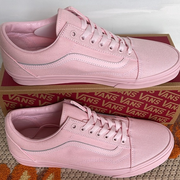 Vans Men’s Old Skool
Pastel Mono Pink
VN000CT8PNK 
Sneakers - Picture 6 of 16
